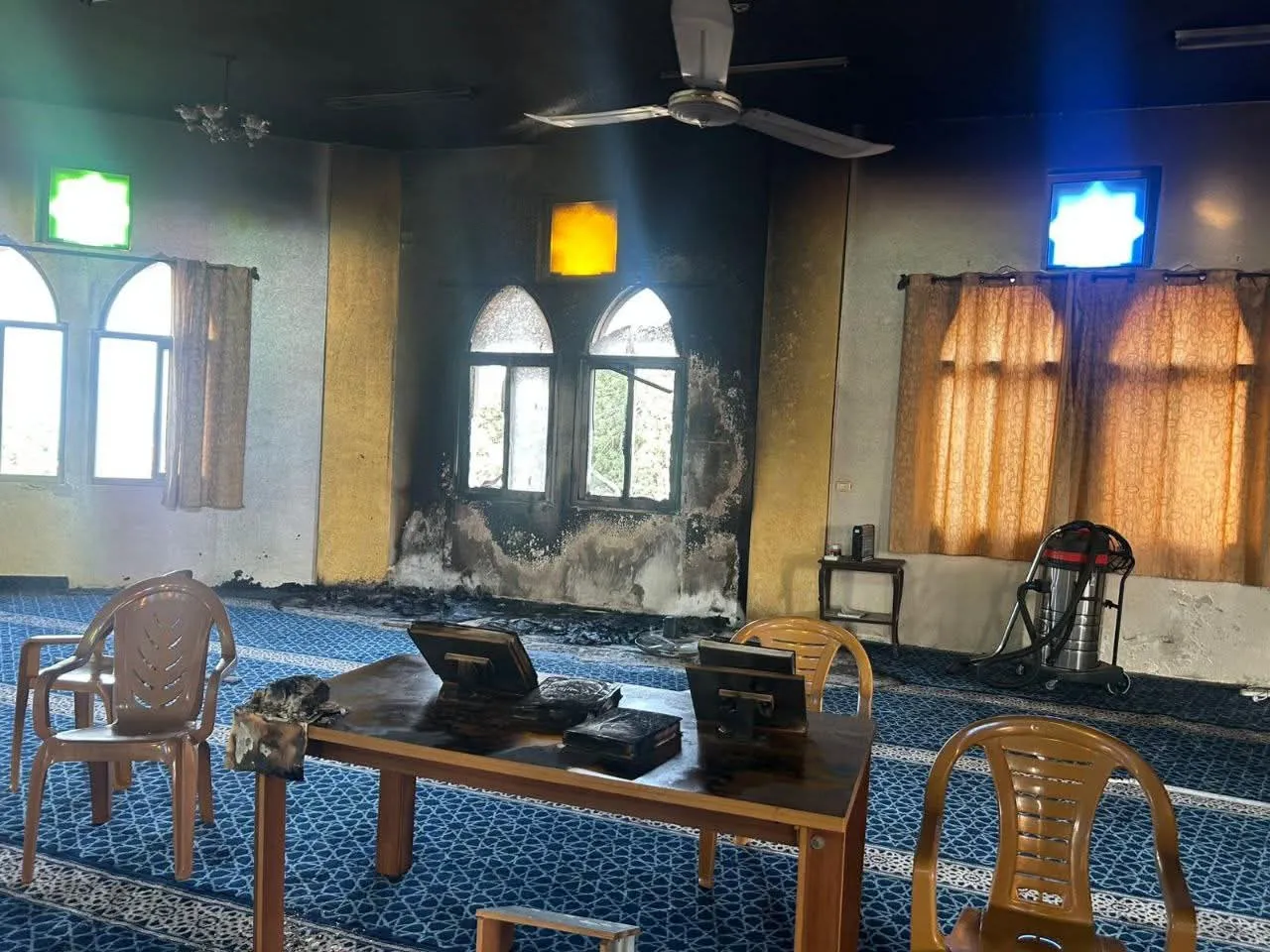 “الأوقاف”: إحراق مسجد في محافظة سلفيت جريمة نكراء واعتداء صارخ على مشاعر المسلمين